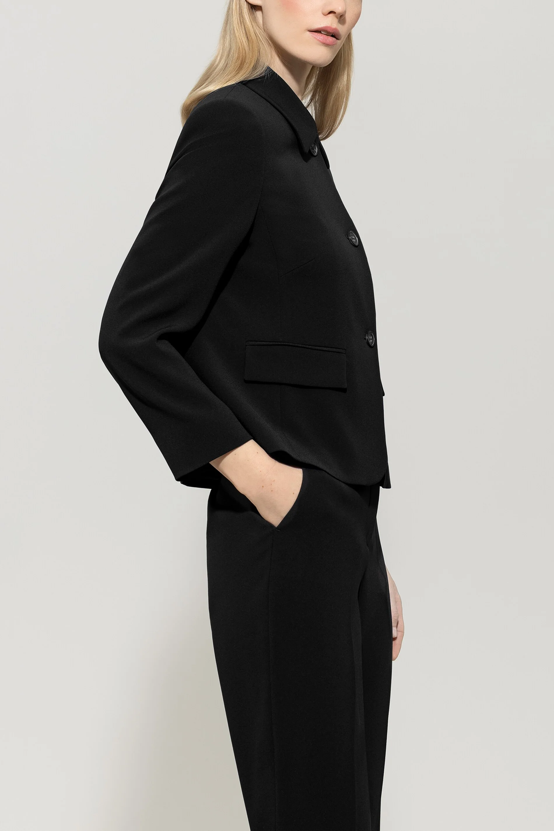 Blazer aus Techno-Sablé - deep black - Standard - Image 2