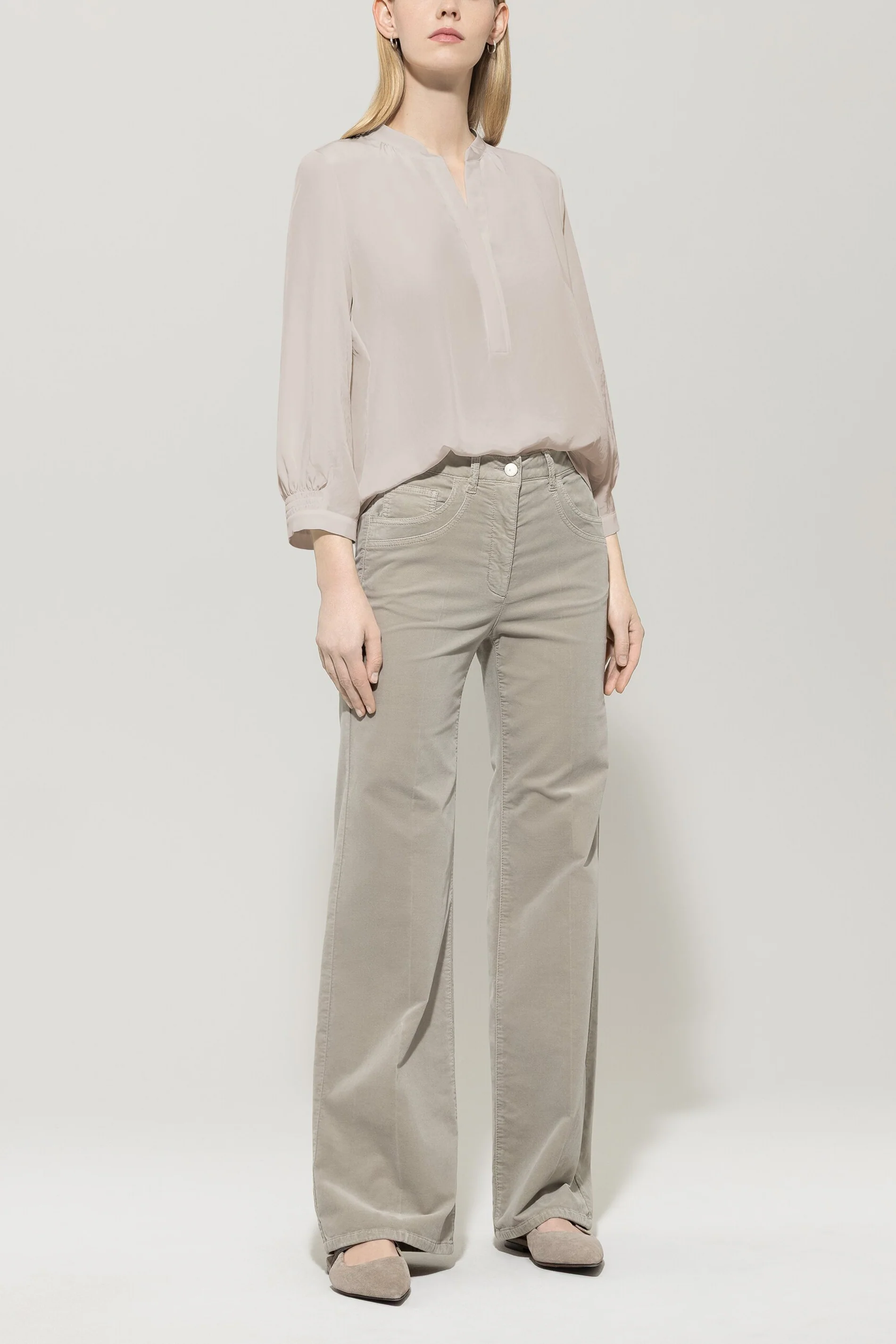 Bluse mit Smokdetail - oyster - Standard