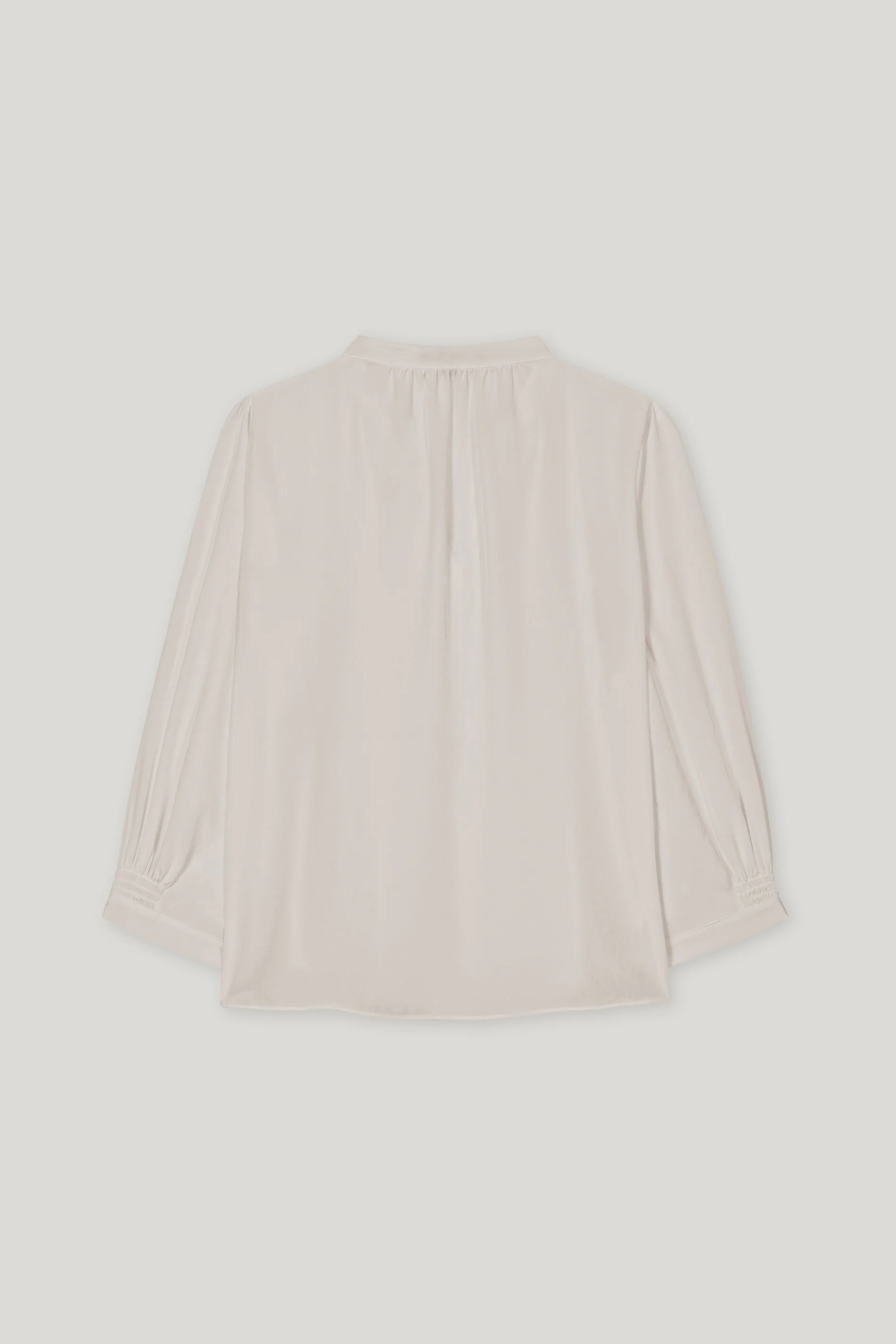 Bluse mit Smokdetail - oyster - Standard - Image 6