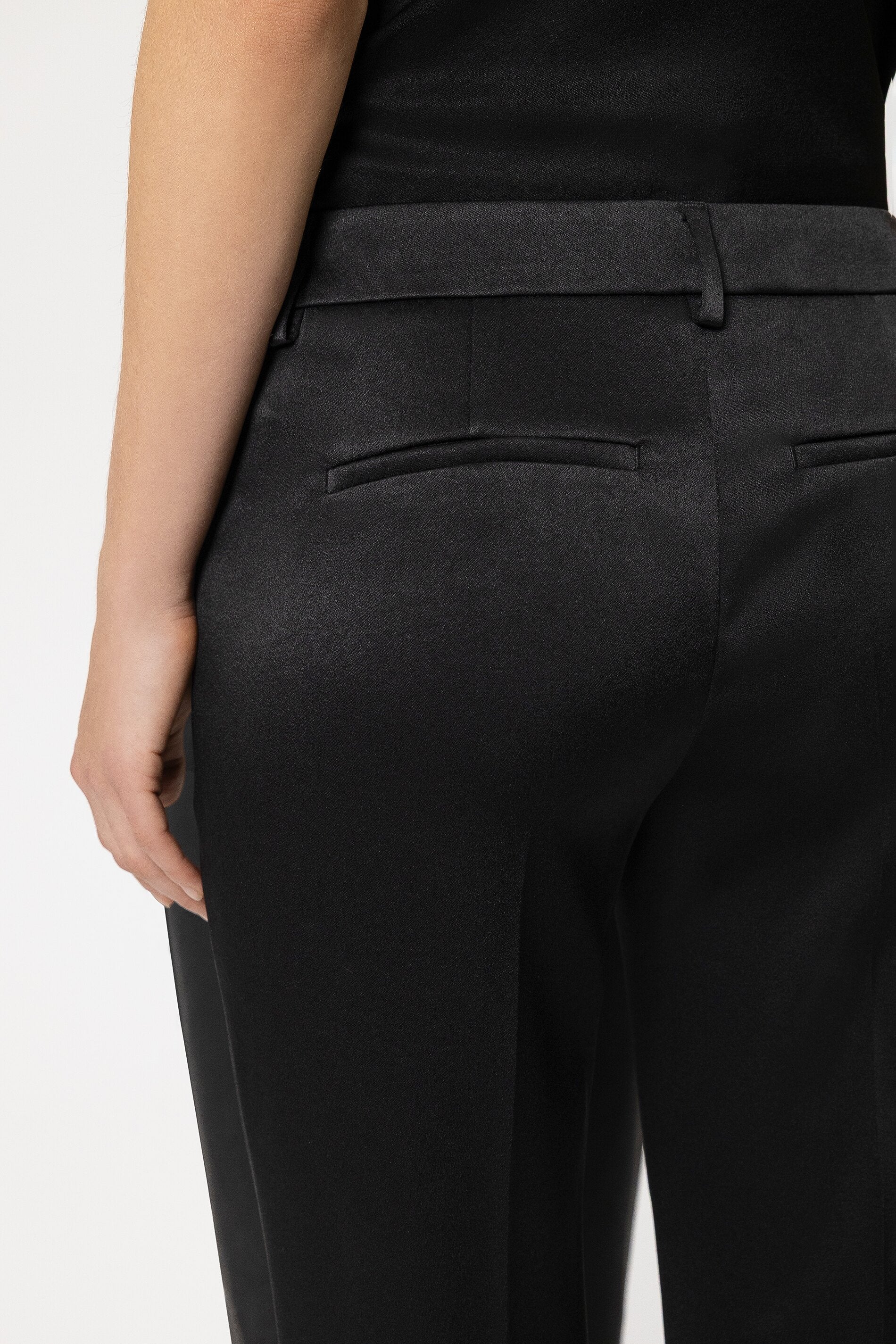 Flared-Pants in Satin-Optik - black - Standard - Image 4