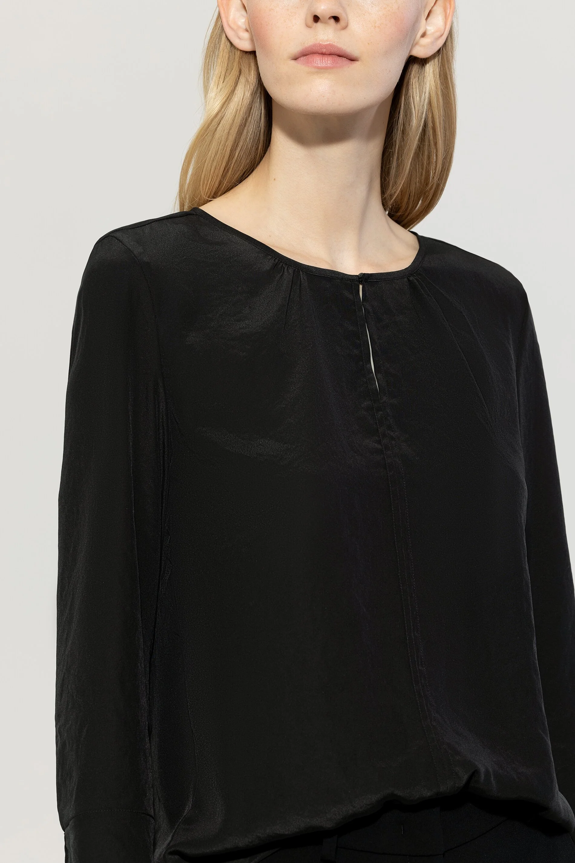 Fließendes Blusenshirt - black - Standard - Image 4