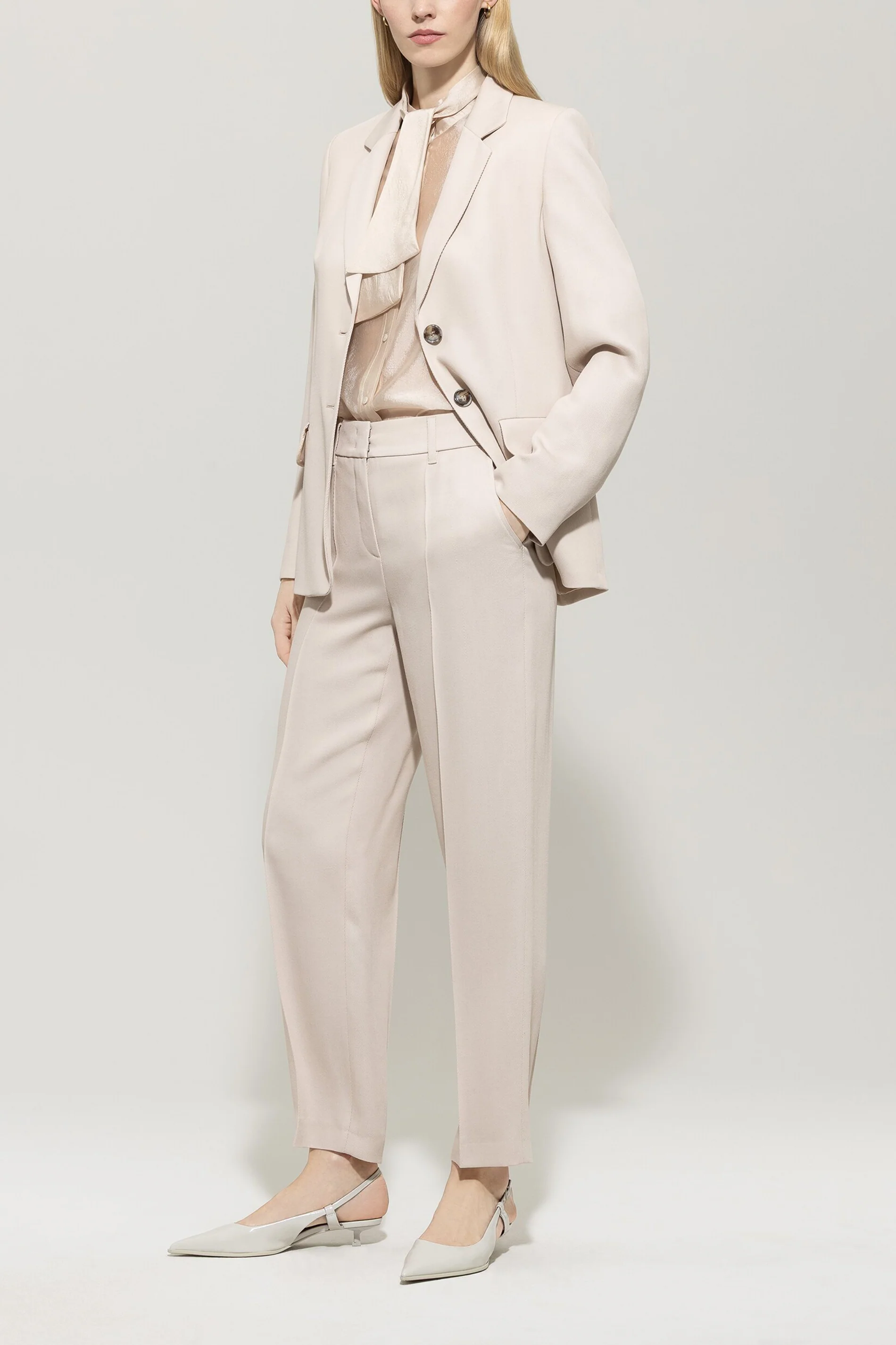 Gabardine-Tapered-Pants - silky cream - Standard