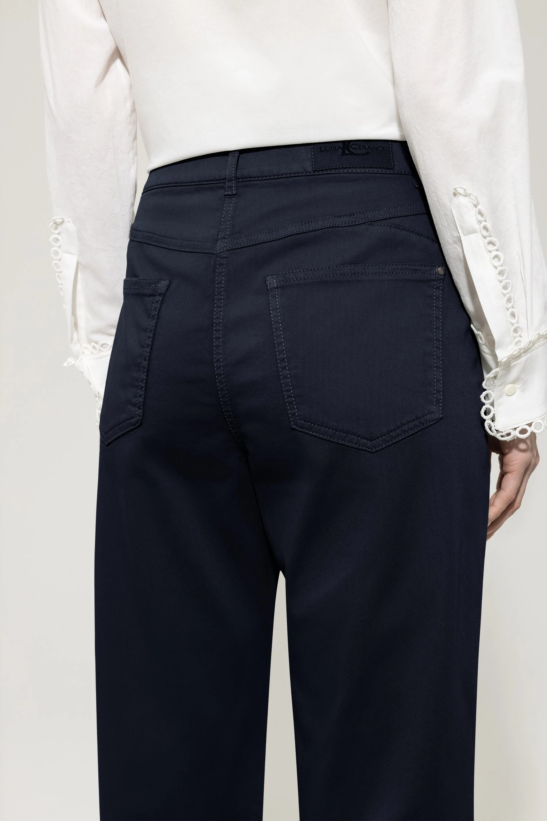 High-Stretch-Tapered-Denim - dark blue - Standard - Image 4