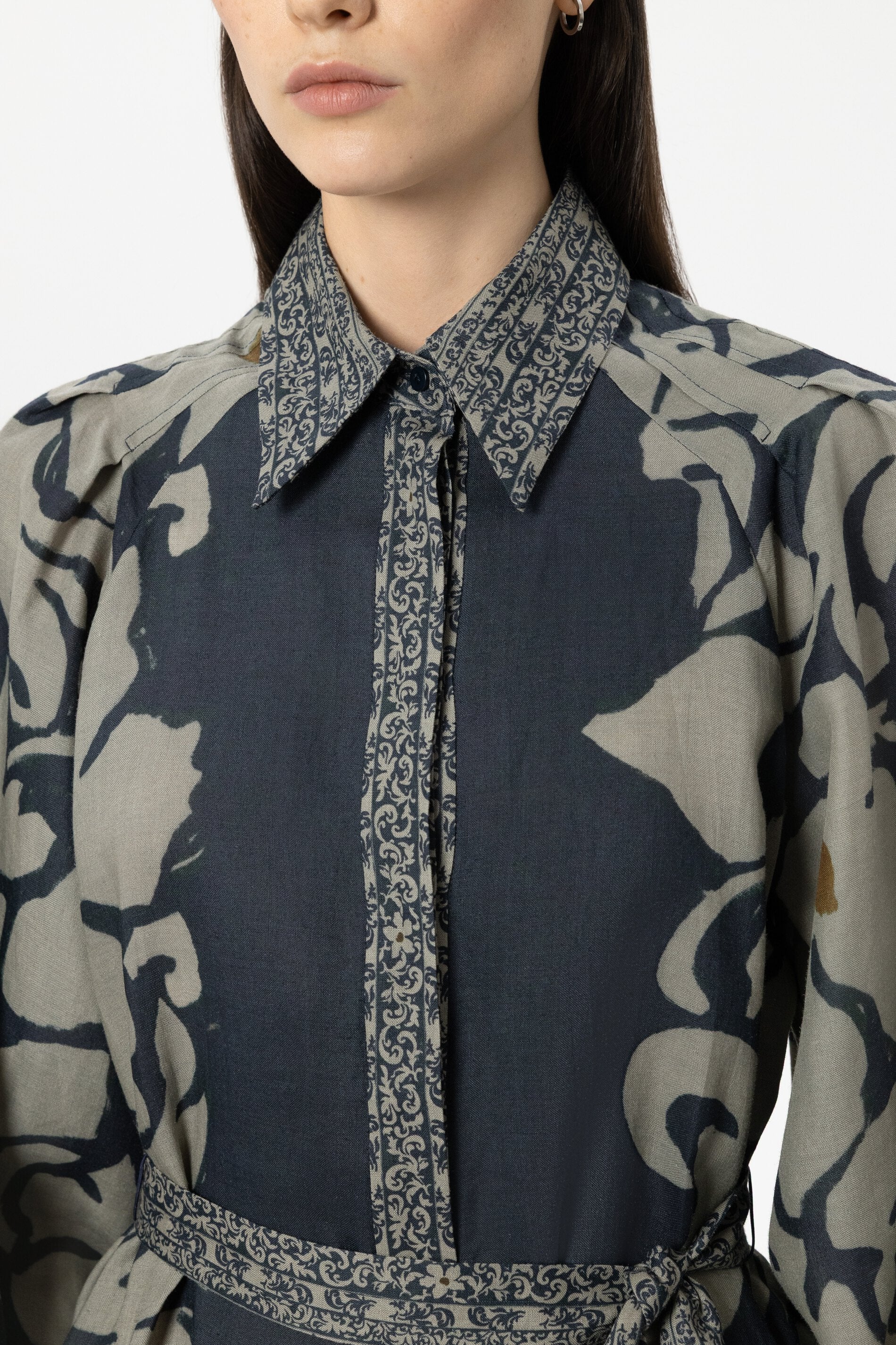 Ramie-Kleid mit Flower-Print - tinted blue / multi - Standard - Image 4