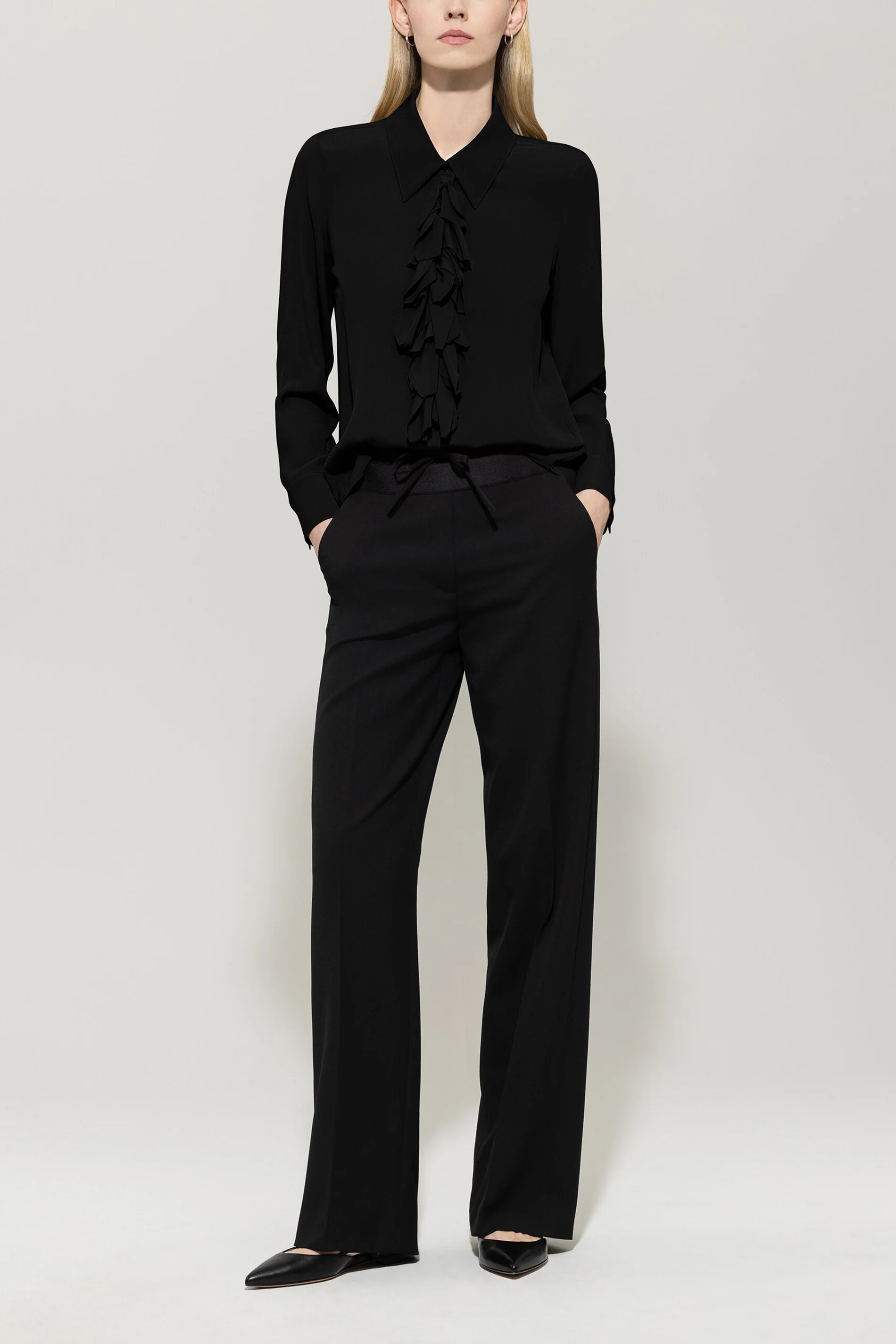 Rüschenbluse aus Seiden-Mix - deep black - Standard