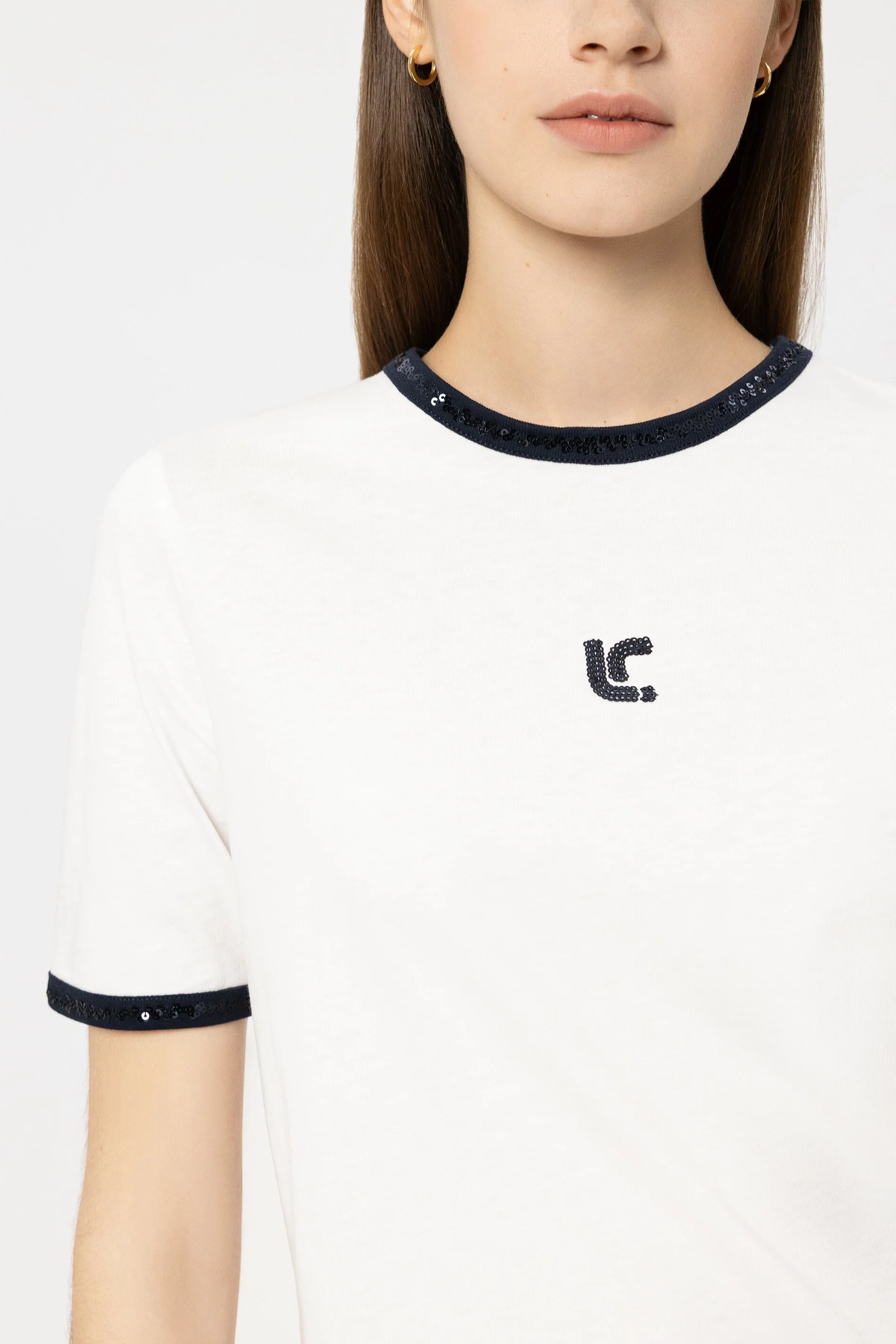 T-Shirt mit Logo-Stickerei - off-white - Standard - Image 4