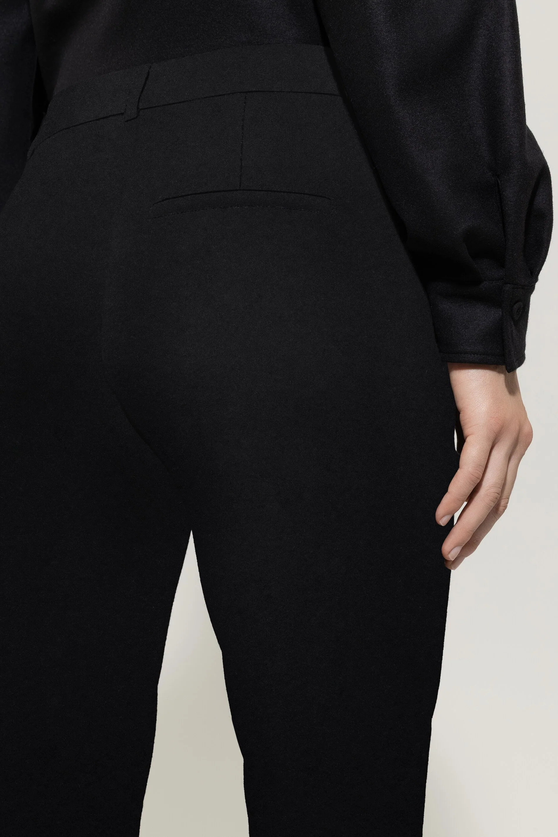 Tapered-Flanell-Joggpants - deep black - Standard - Image 4