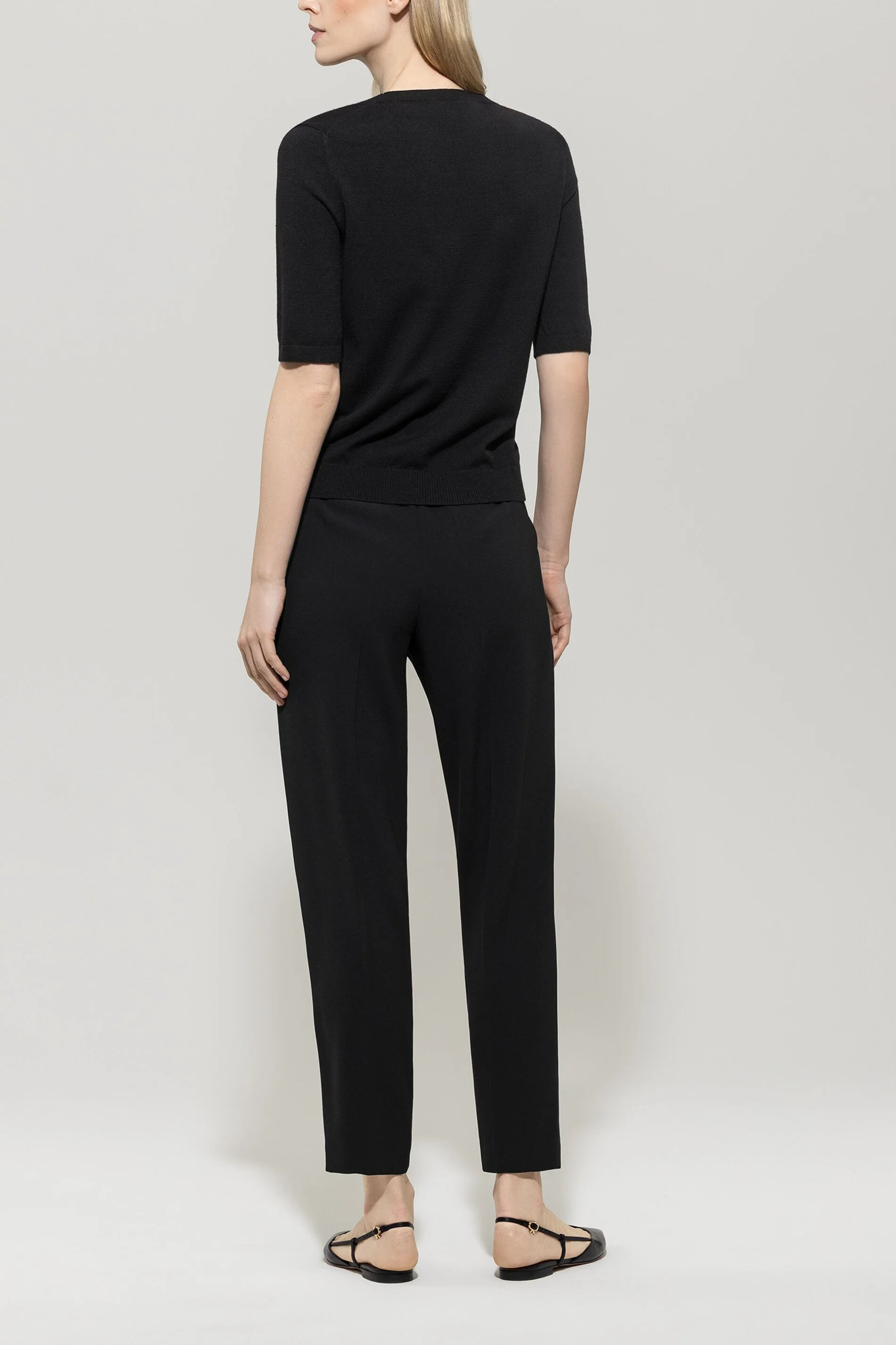 Tapered-Pants aus Techno-Sablé - deep black - Standard - Image 3