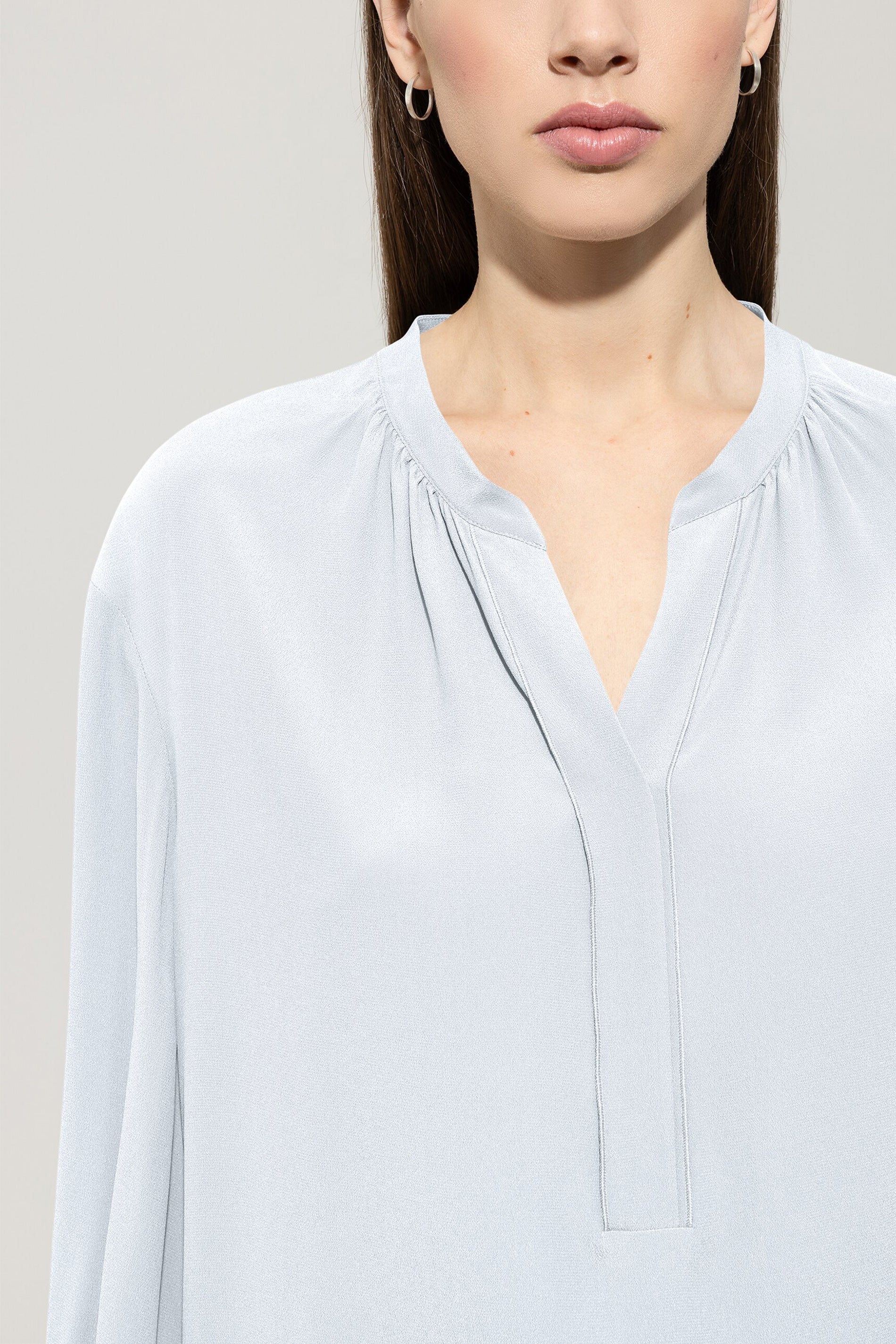 Tunika-Bluse aus Seiden-Mix - light blue - Standard - Image 4