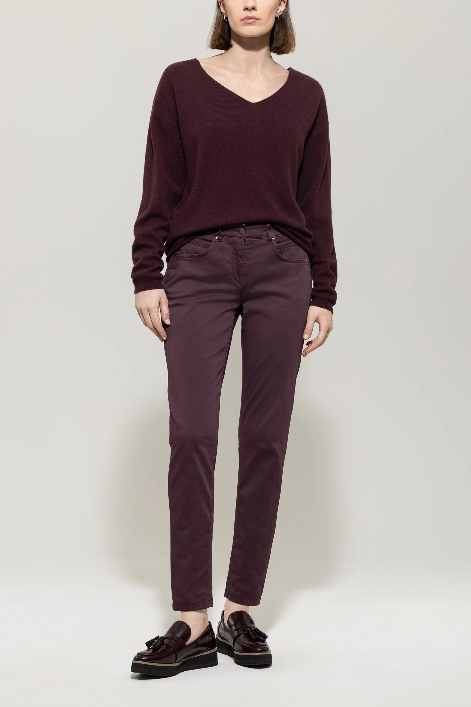 V-Pullover aus Kaschmir-Mix - burgundy - Standard