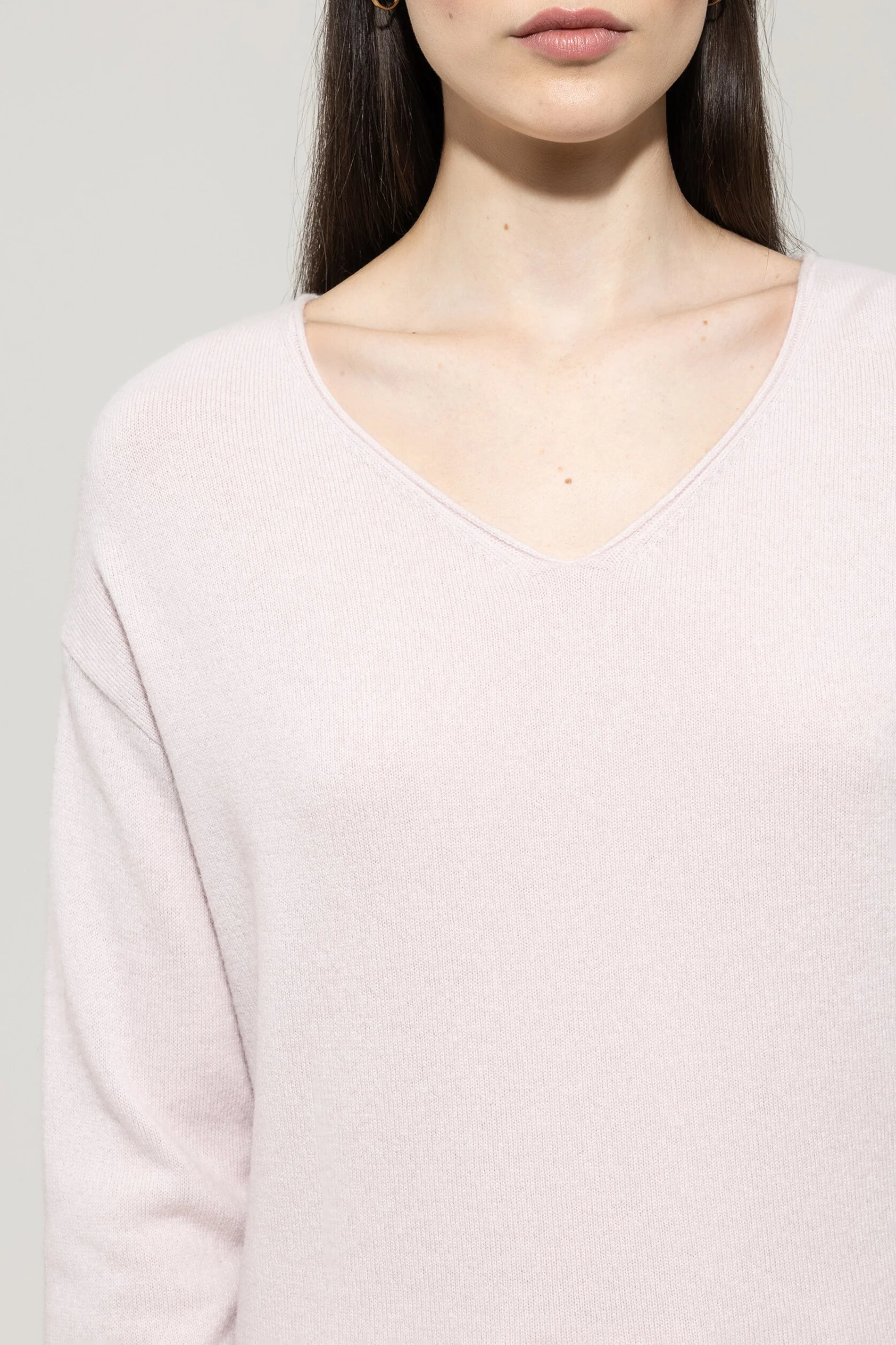 V-Pullover aus Kaschmir-Mix - creamy powder - Standard - Image 4