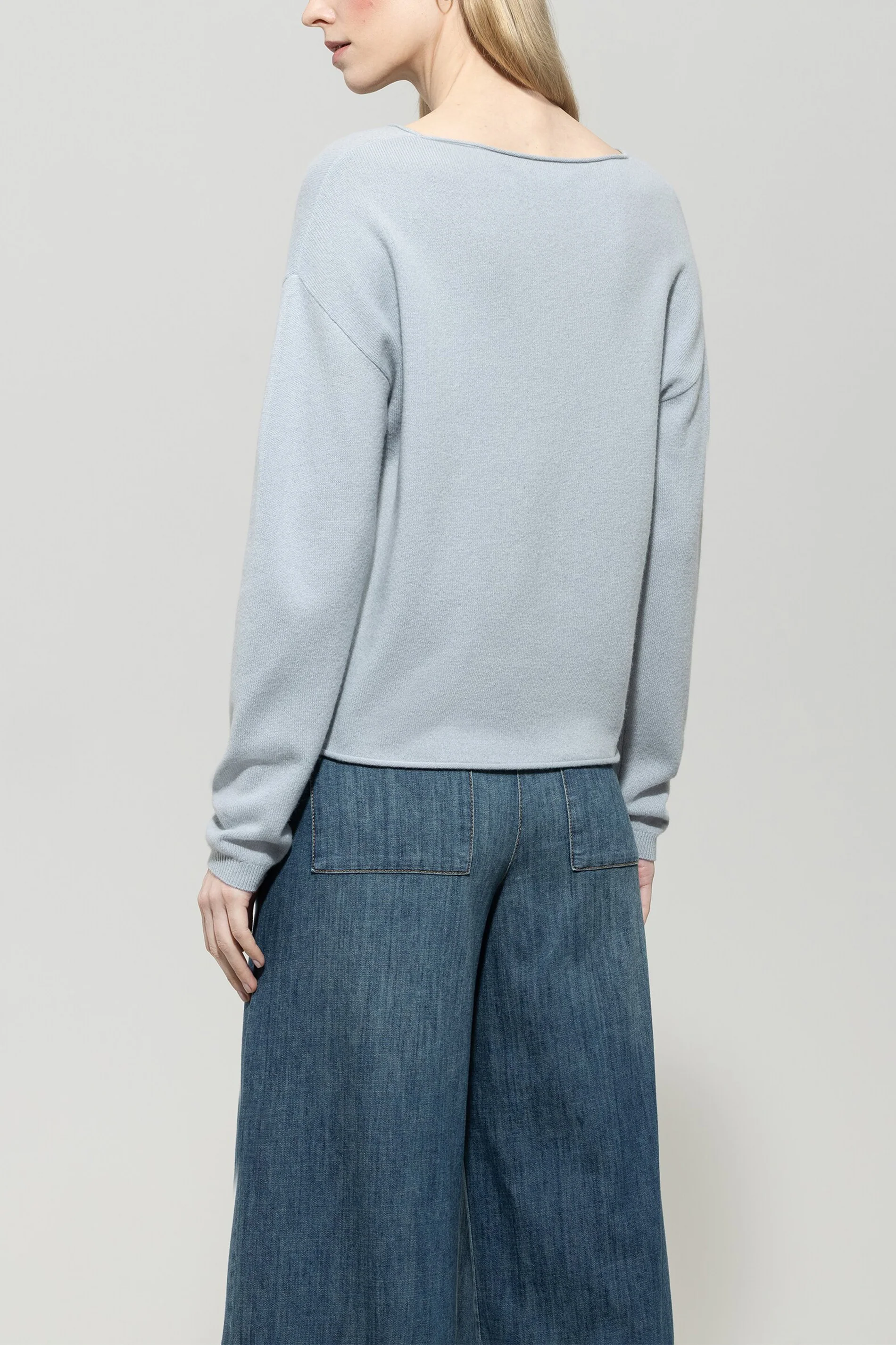 V-Pullover aus Kaschmir-Mix - light blue - Standard - Image 3