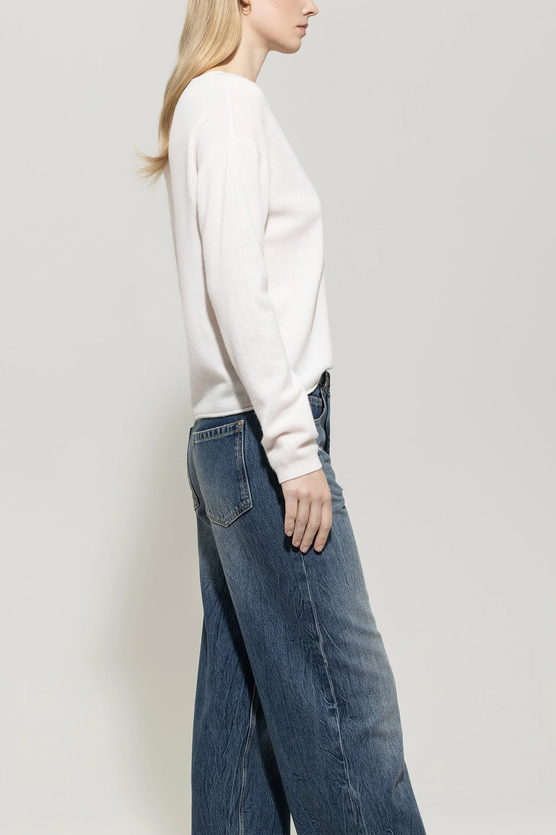 V-Pullover aus Kaschmir-Mix - silky cream - Standard - Image 2